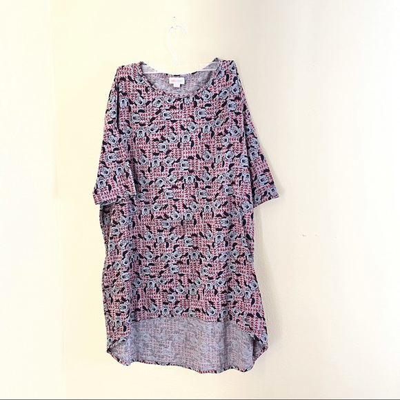 🌻Lularoe Minnie Mouse shirt - Picture 2 of 5